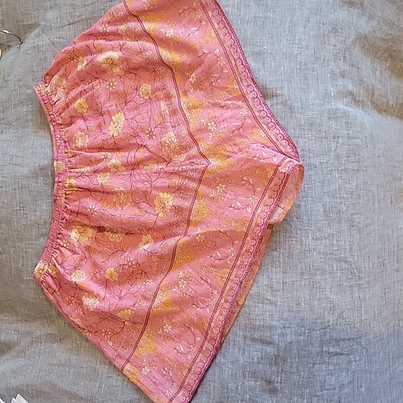 Spell Utopia Shorts - Picture 3 of 5